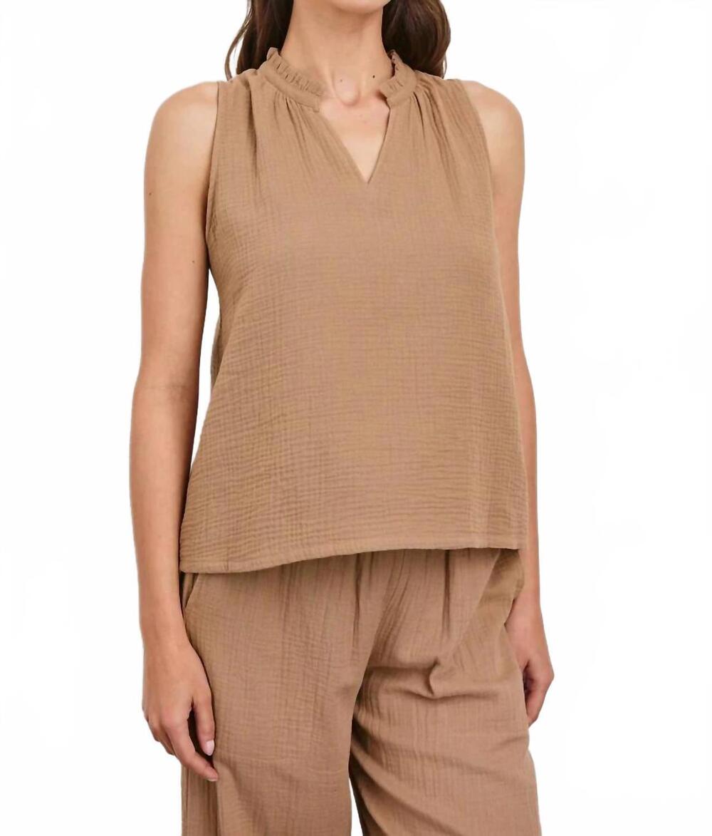 NEW RAILS christy tank top in taupe